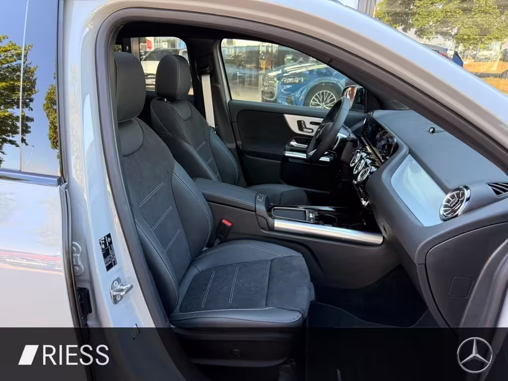 Mercedes-Benz GLA 200 d 4M AMG+AHK+PANO+360°+MULTIB+20+DISTRO GLA 200 - Bild 10