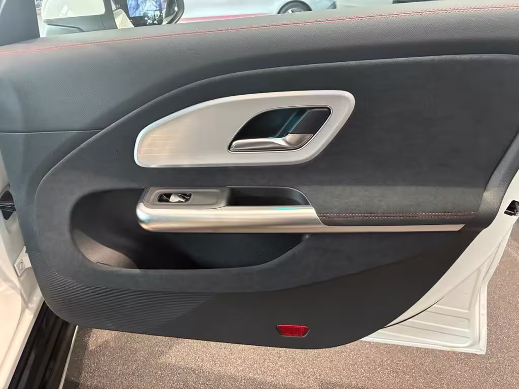 Mercedes-Benz CLA 200 EQ SB AMG+AHK+HUD+DISTR+KEYL+MULTIBEAM+ CLA 200 Shooting Brake - Bild 13
