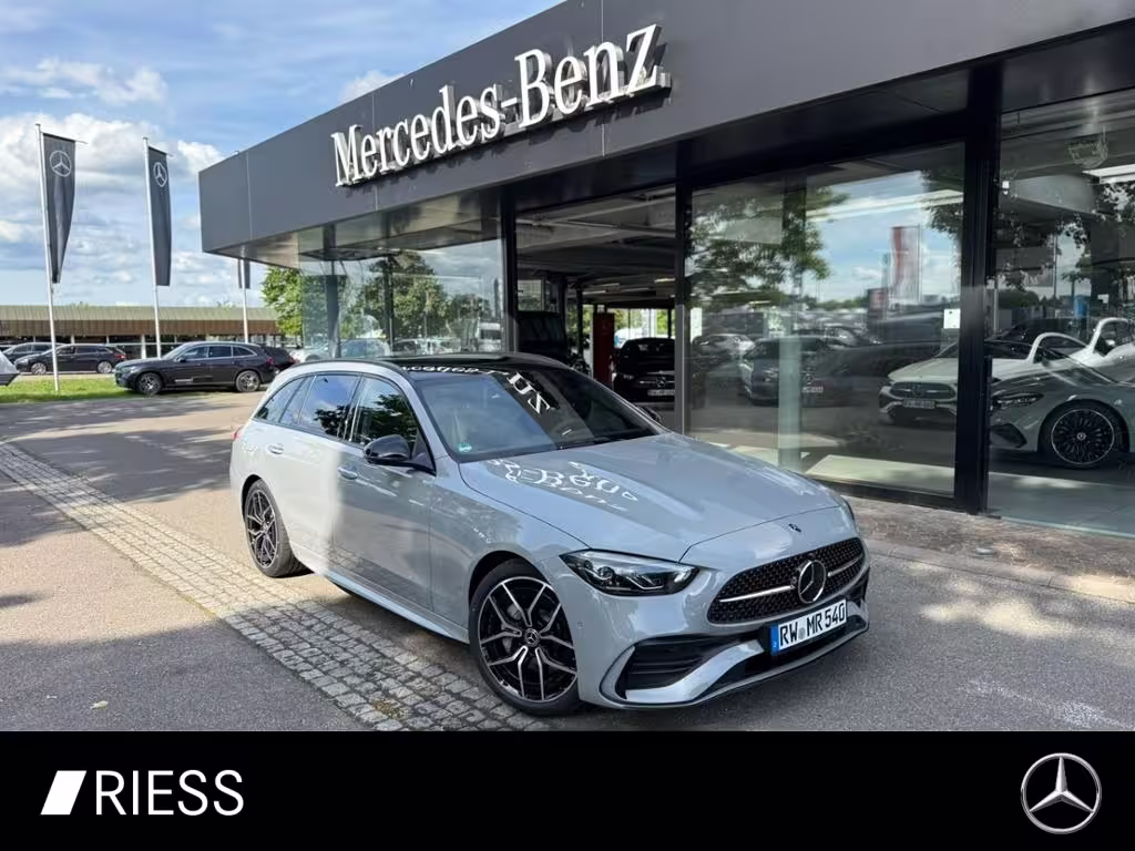 Mercedes-Benz C 300 4M T AMG+AHK+PANO+HANDSFREE+360°+DISTR+19