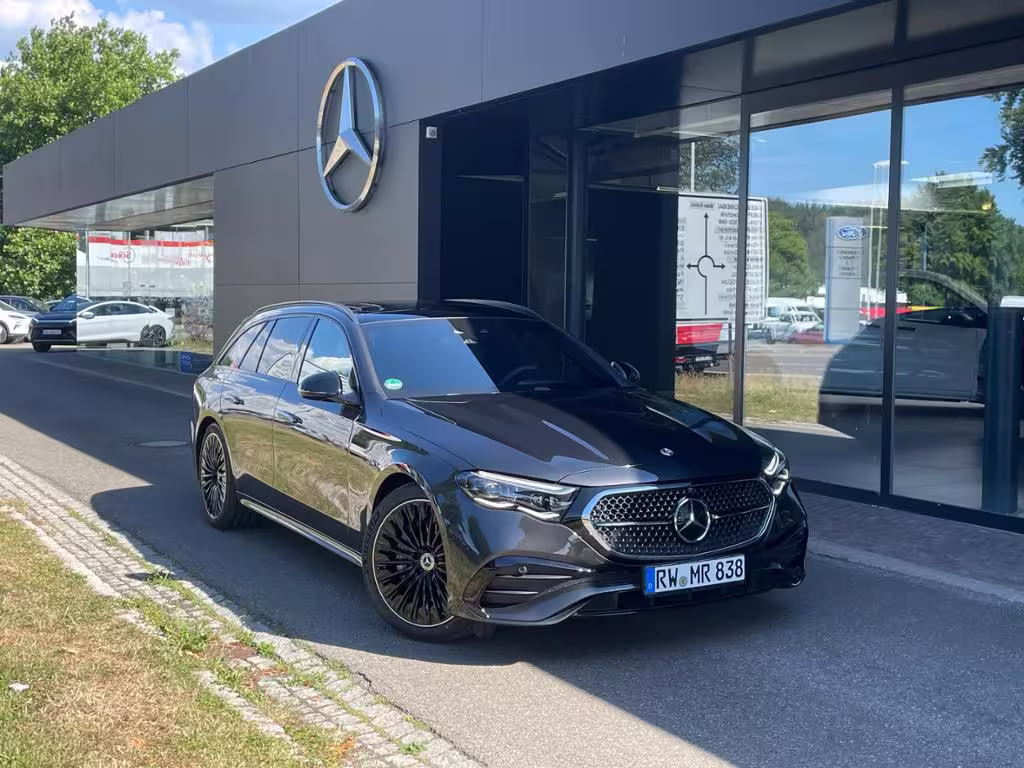 Mercedes-Benz E 300 de 4M T AMG+AHK+PANO+20+DIGITAL-LIGHT+360 E 300 - Bild 2
