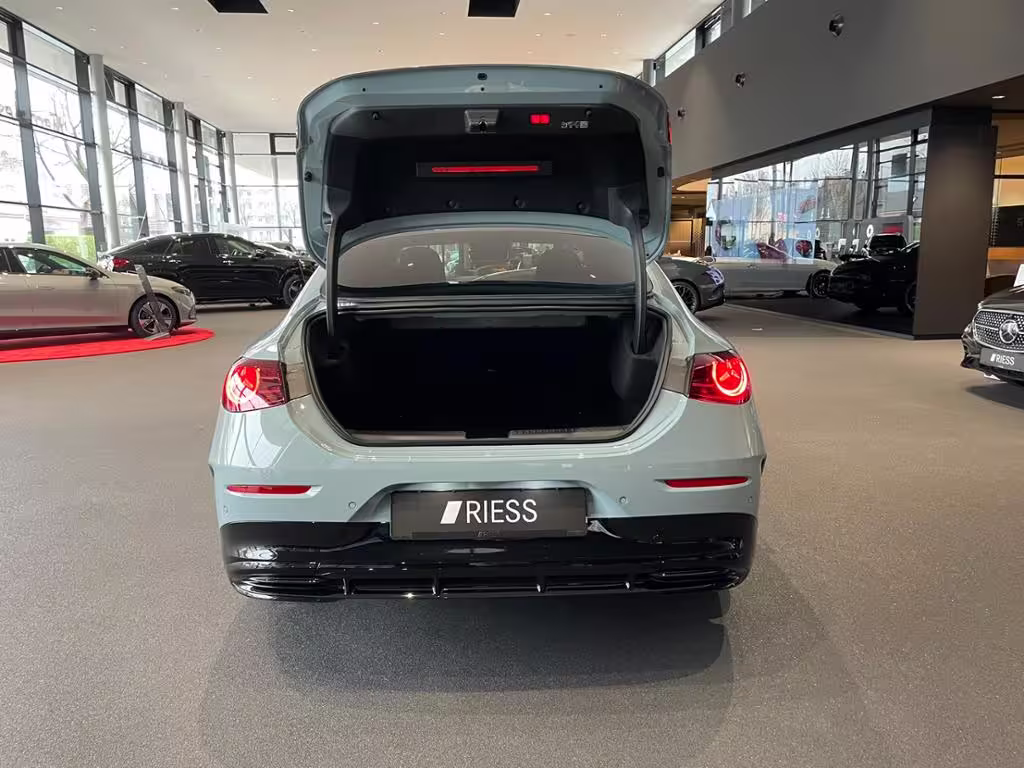 Mercedes-Benz CLA 200 AMG+SUPERSCREEN+MULTIBEAM+KEYL+PANO+MEM+ - Bild 16