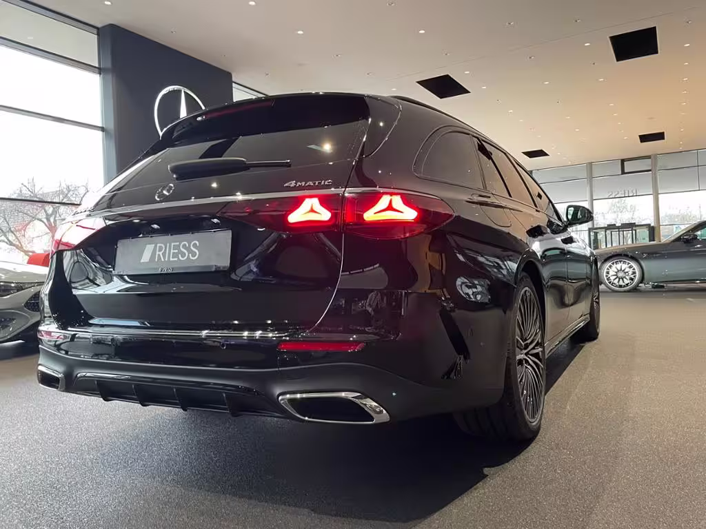 Mercedes-Benz E 300 de T 4M AMG+PANO+AHK+HUD+DISTRONIC+KEYLESS - Bild 7