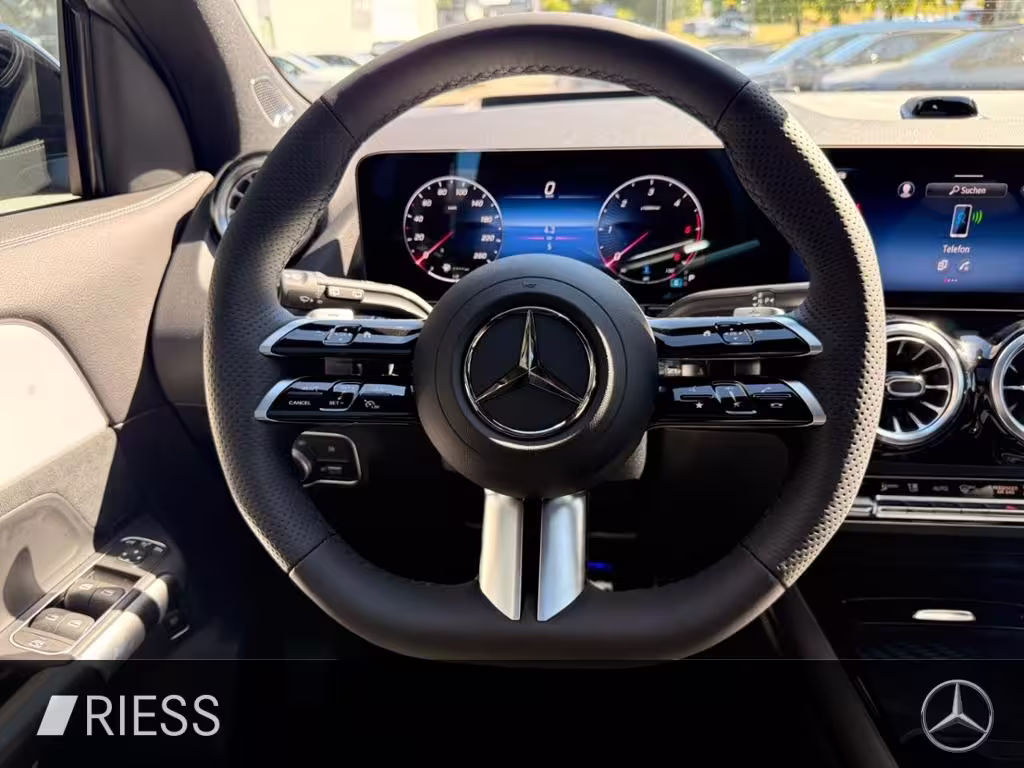 Mercedes-Benz GLA 220 d 4MATIC 360 ACC AHK AUT DynLicht HUD LM GLA 220 - Bild 13