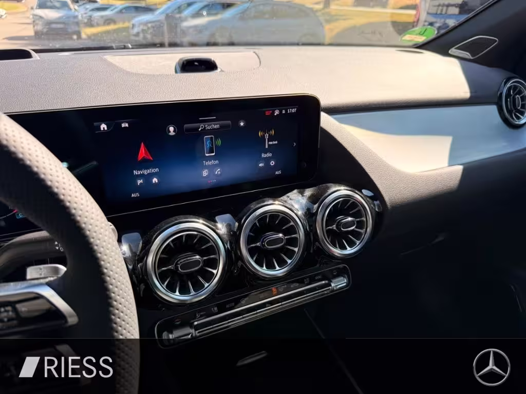 Mercedes-Benz GLA 220 d 4MATIC 360 ACC AHK AUT DynLicht HUD LM GLA 220 - Bild 14