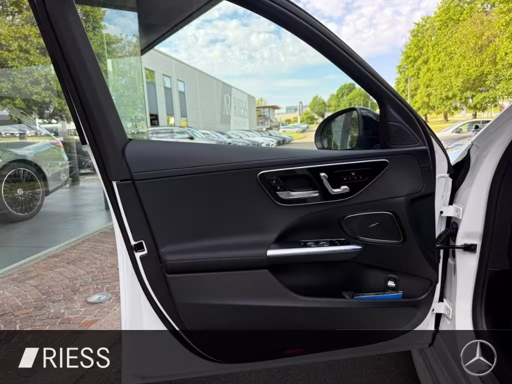 Mercedes-Benz C 200 4M T AMG+AHK+PANO+360°+HANDS-FREE+19+MEM+ C 200 - Bild 4