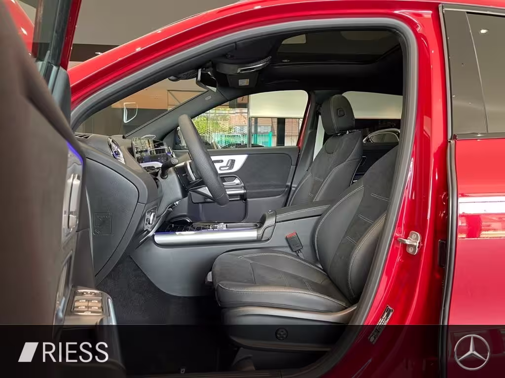 Mercedes-Benz GLA 200 AMG+PANO+HUD+DISTR+MULTIBEAM+MEM+AHK+360 GLA 200 - Bild 3
