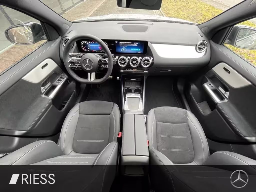 Mercedes-Benz GLA 200 ACC AHK AUT Kam. KlimaA LED LM PDC Pano - Bild 9