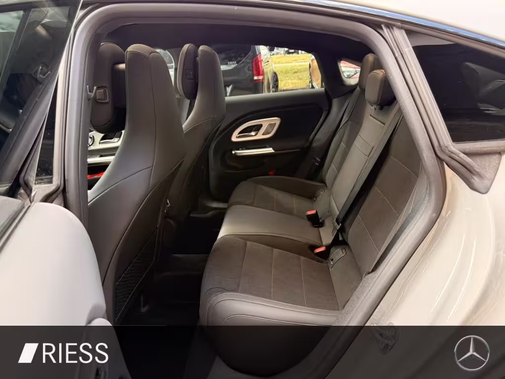 Mercedes-Benz CLA 220 4M AMG+AHK+HUD+19+SUPERSCR+BURM3D+MULTIB CLA 220 - Bild 5