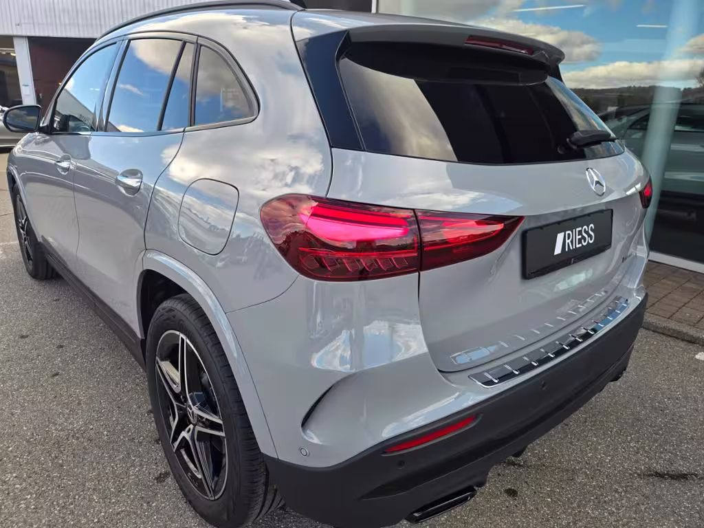 Mercedes-Benz GLA 220 4MATIC 360 AHK AUT DynLicht Kam. KeyLess - Bild 5