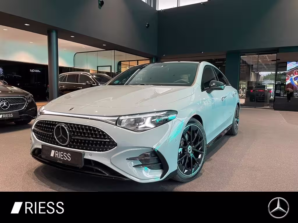 Mercedes-Benz CLA 200 AMG+SUPERSCREEN+MULTIB+KEYL+DISTR+360°+