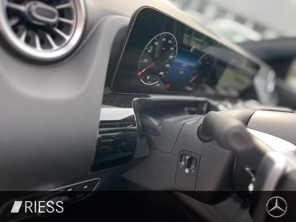 Mercedes-Benz GLA 200 ACC AHK AUT Kam. KlimaA LED LM PDC Pano GLA 200 - Bild 11