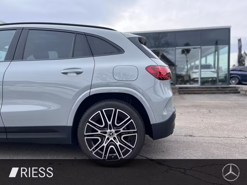 Mercedes-Benz GLA 200 ACC AHK AUT Kam. KlimaA LED LM PDC Pano GLA 200 - Bild 17