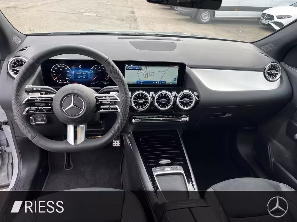 Mercedes-Benz GLA 200 ACC AHK AUT Kam. KlimaA LED LM PDC Pano GLA 200 - Bild 5