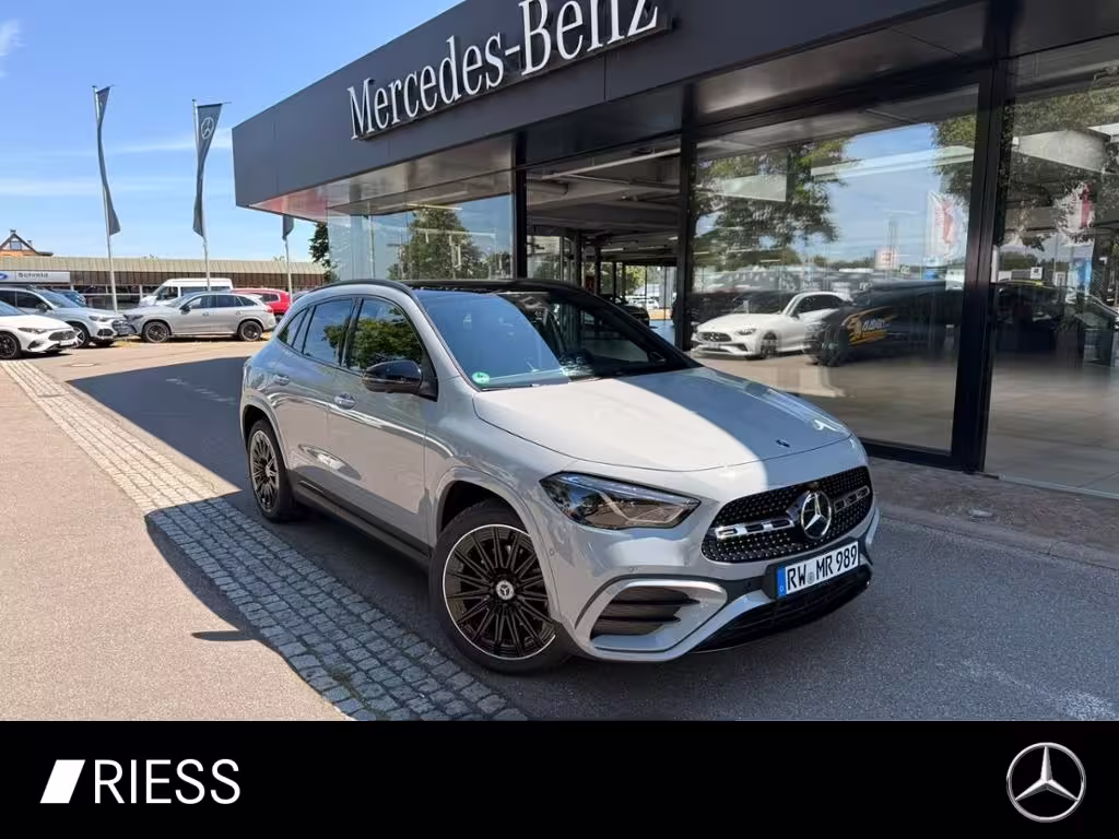Mercedes-Benz GLA 250 e mit EQ Hybrid Technologie 360 ACC AHK