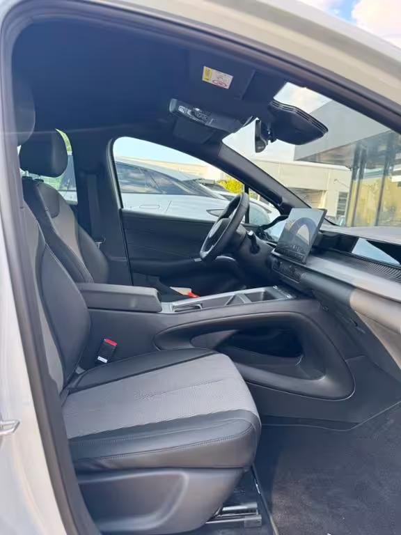 BYD Dolphin G DM-i Comfort 360 AUT Kam. KlimaA LM DOLPHIN - Bild 4