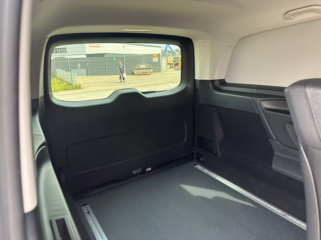 Mercedes-Benz Vito 119 CDI 4x4 Mixto Lang 360 ACC AHK AUT LM Vito - Bild 10