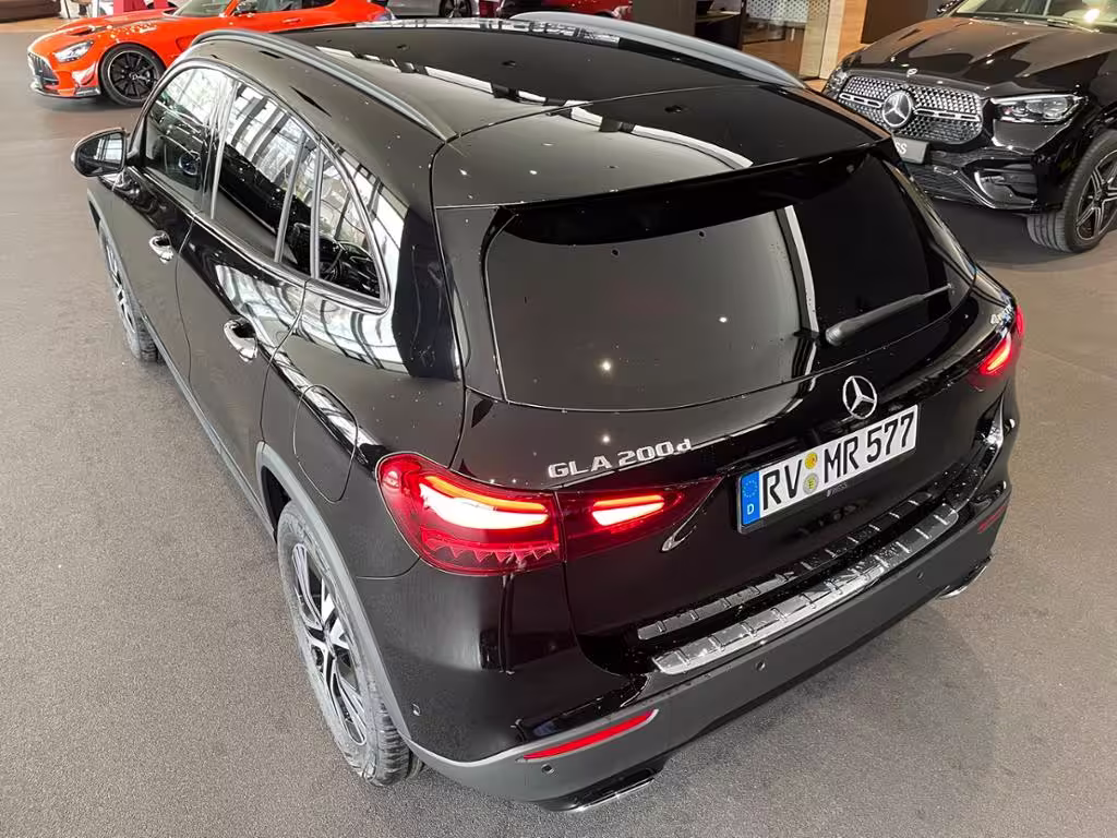 Mercedes-Benz GLA 200 d 4MATIC 360 ACC AHK AUT DynLicht Kam. GLA 200 - Bild 6