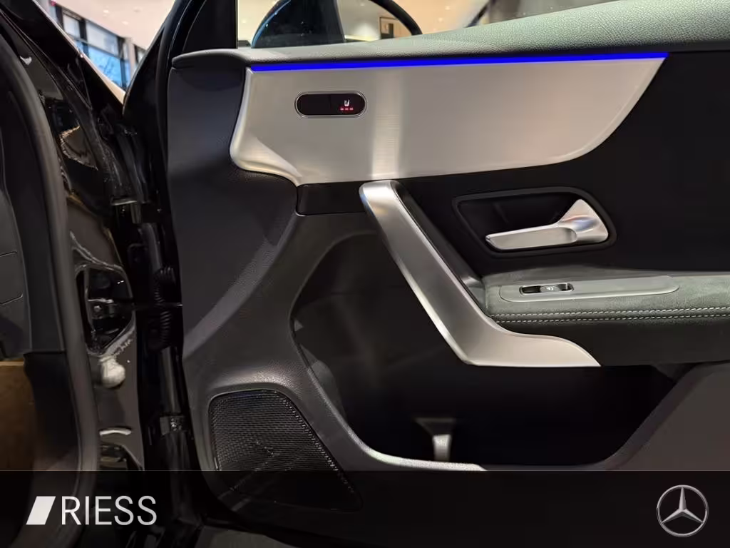 Mercedes-Benz A 180 AMG+DISTRONIC+AHK+MULTIBEAM+KEYL+TOTWKL+ - Bild 12