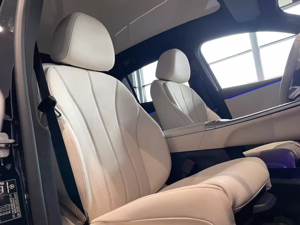 Mercedes-Benz GLC 250 elektrisch DISTRONIC+AHK+HYPERSCR+22 KW+ GLC 250 - Bild 11