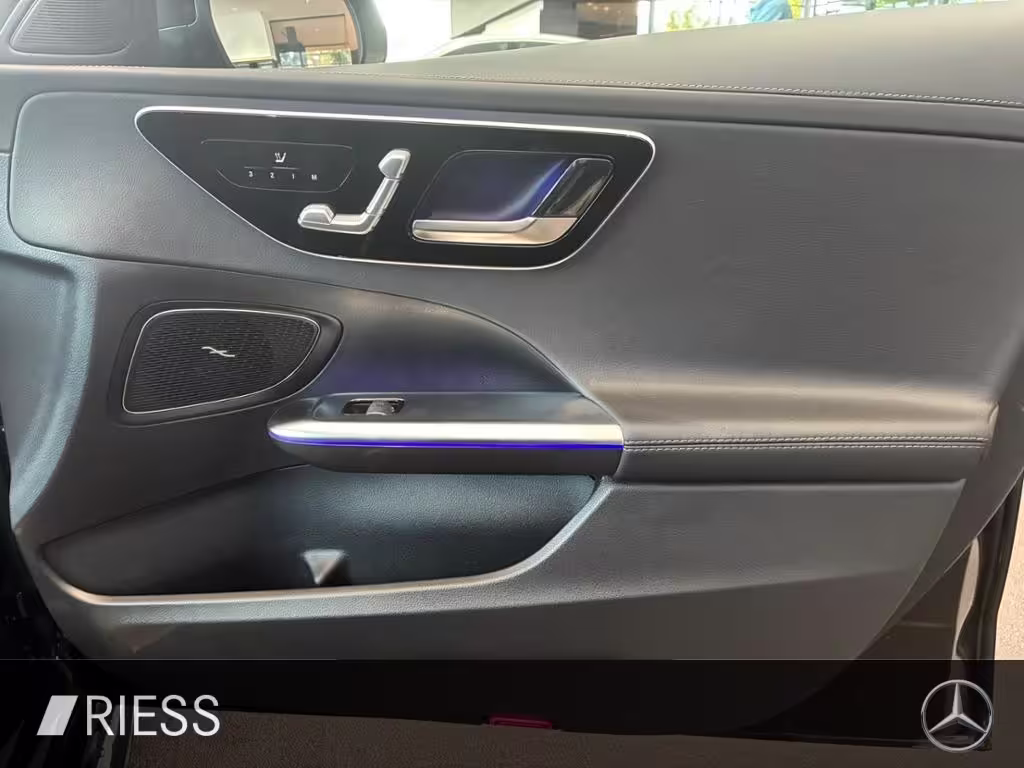 Mercedes-Benz C 300 4M AMG+PANO+AHK+DISTRONIC+MEMORY+DIGI L++ C 300 - Bild 12
