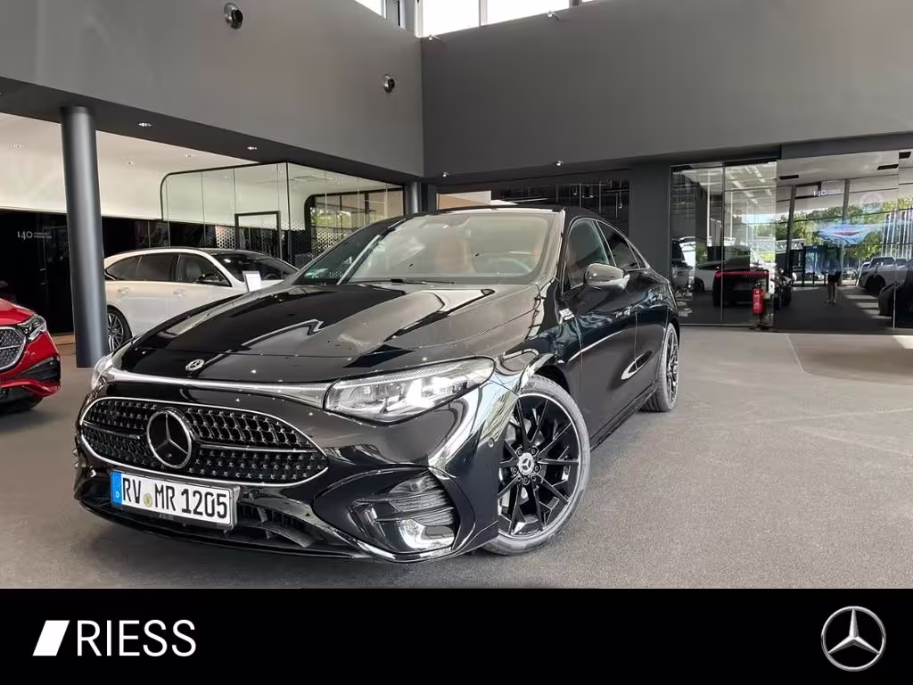 Mercedes-Benz CLA 200 AUT Fernlichtass. HUD KeyLess KlimaA LED