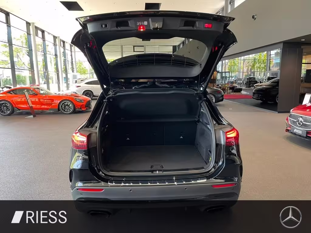 Mercedes-Benz GLA 200 AMG+PANO+AHK+DISTR+KEYL+MULTIBEAM+BURM+ GLA 200 - Bild 18