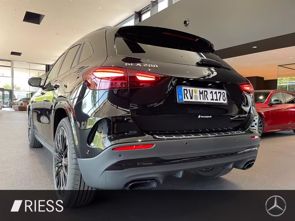 Mercedes-Benz GLA 200 AMG+PANO+AHK+DISTR+KEYL+MULTIBEAM+BURM+ GLA 200 - Bild 19