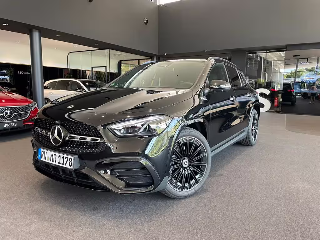 Mercedes-Benz GLA 200 AMG+PANO+AHK+DISTR+KEYL+MULTIBEAM+BURM+ GLA 200 - Bild 2
