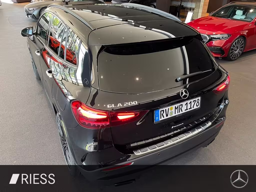 Mercedes-Benz GLA 200 AMG+PANO+AHK+DISTR+KEYL+MULTIBEAM+BURM+ GLA 200 - Bild 7