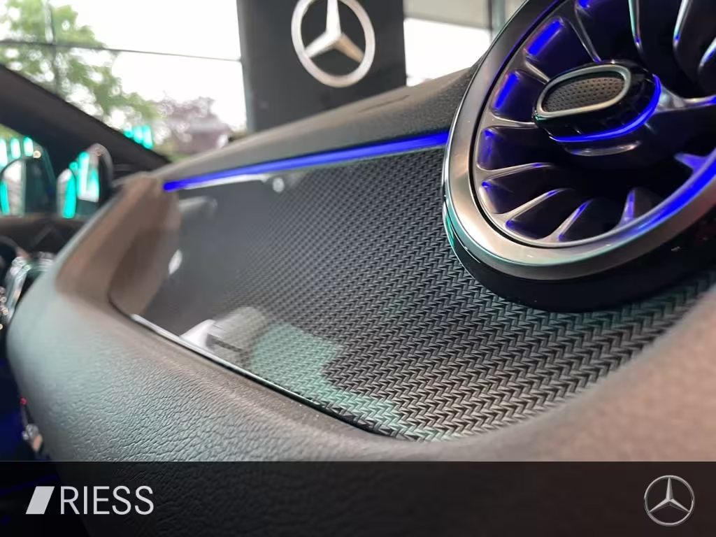 Mercedes-Benz GLA 45 S AMG PANO+DISTR+MULTIBEAM+KEYL+AHK+360° GLA 45 AMG - Bild 12