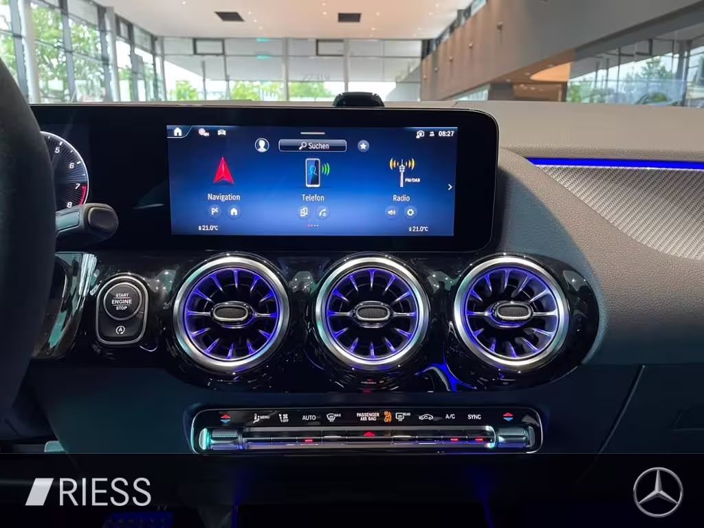 Mercedes-Benz GLA 45 S AMG PANO+DISTR+MULTIBEAM+KEYL+AHK+360° GLA 45 AMG - Bild 16