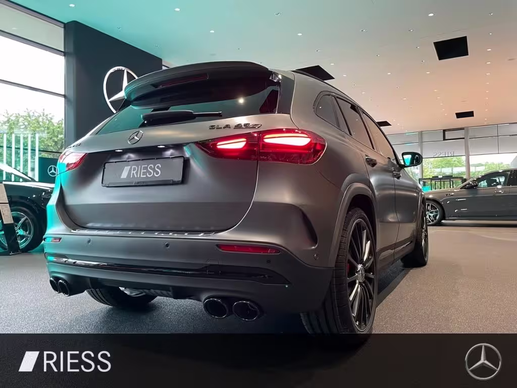 Mercedes-Benz GLA 45 S AMG PANO+DISTR+MULTIBEAM+KEYL+AHK+360° GLA 45 AMG - Bild 8