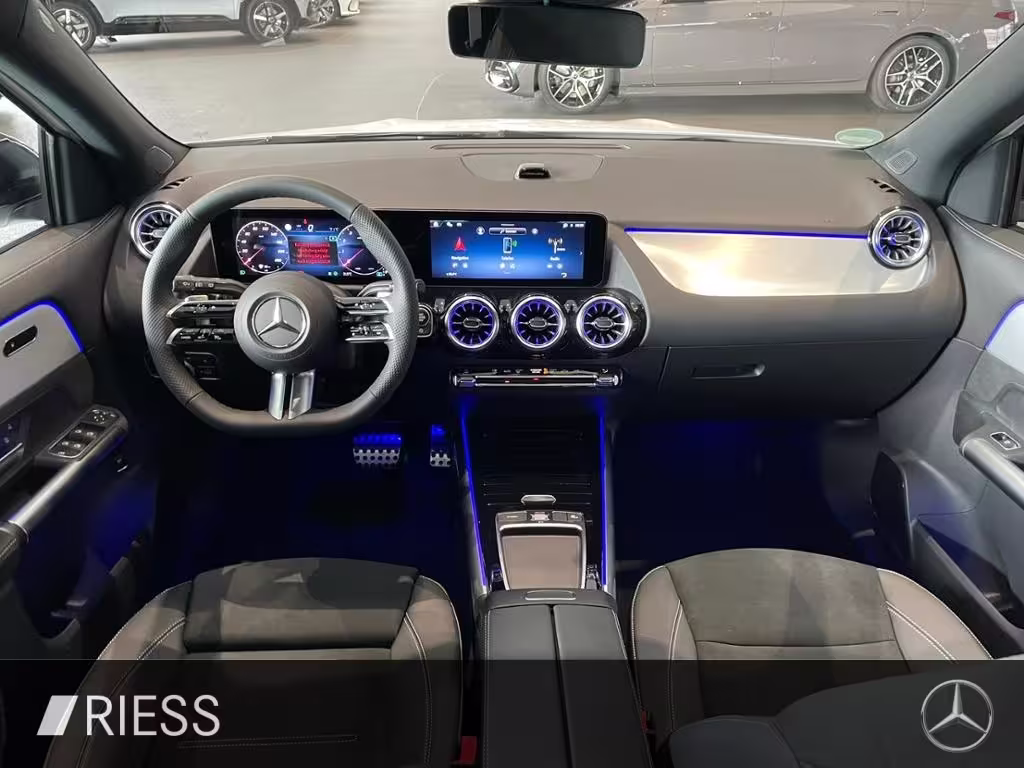 Mercedes-Benz GLA 200 AMG+PANO+AHK+TOWKL+MULTIBEAM+KEYL+360°+ GLA 200 - Bild 14