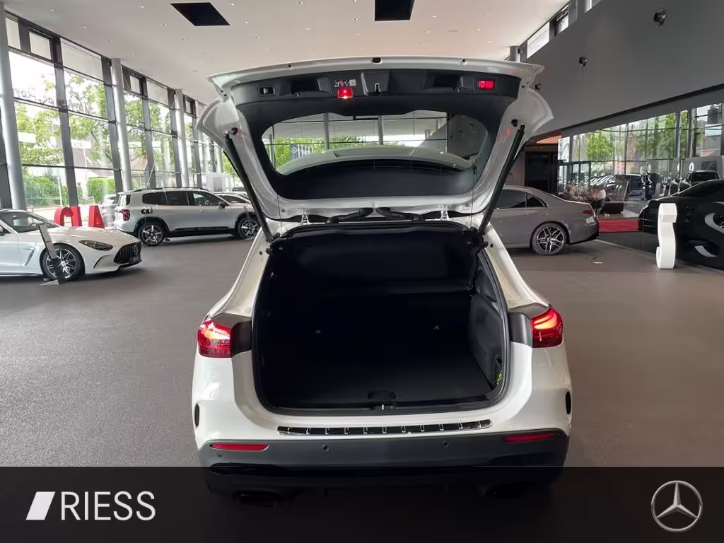 Mercedes-Benz GLA 200 AMG+PANO+AHK+TOWKL+MULTIBEAM+KEYL+360°+ GLA 200 - Bild 19