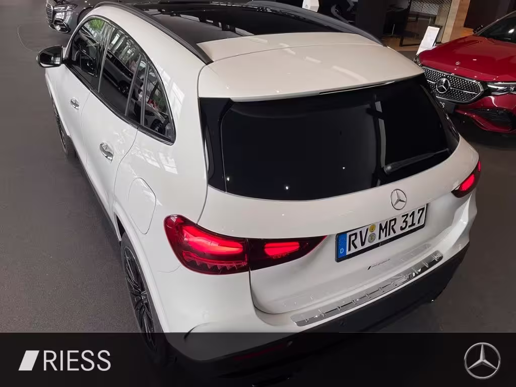 Mercedes-Benz GLA 200 AMG+PANO+AHK+TOWKL+MULTIBEAM+KEYL+360°+ GLA 200 - Bild 7