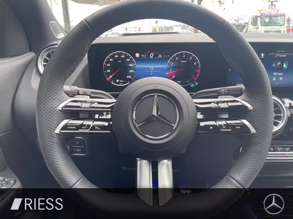 Mercedes-Benz GLA 250 4MATIC 360 ACC AHK AUT DynLicht HUD Kam. - Bild 11