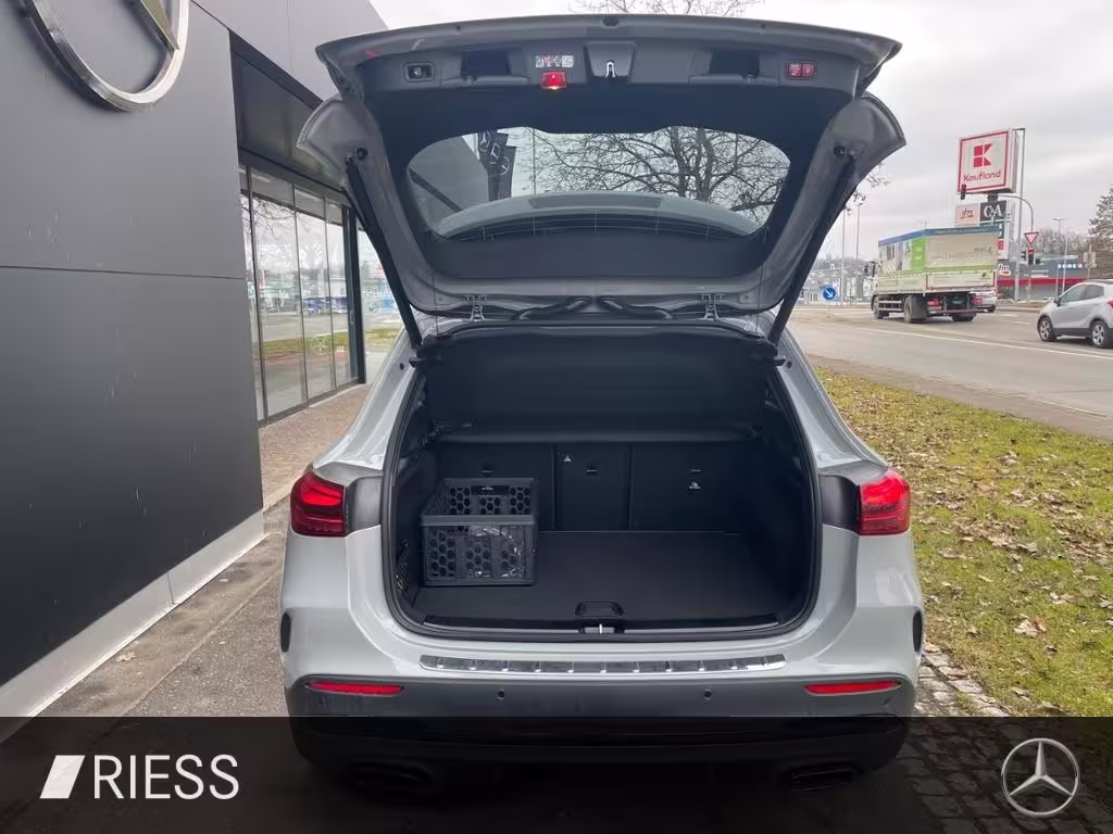 Mercedes-Benz GLA 250 4MATIC 360 ACC AHK AUT DynLicht HUD Kam. - Bild 13