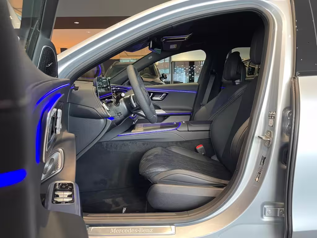 Mercedes-Benz E 450 d T 4M AMG+AIRMATIC+HUD+AHK+SUPERSCR+STDHZ E 450 - Bild 3