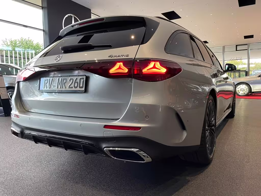 Mercedes-Benz E 450 d T 4M AMG+AIRMATIC+HUD+AHK+SUPERSCR+STDHZ E 450 - Bild 8