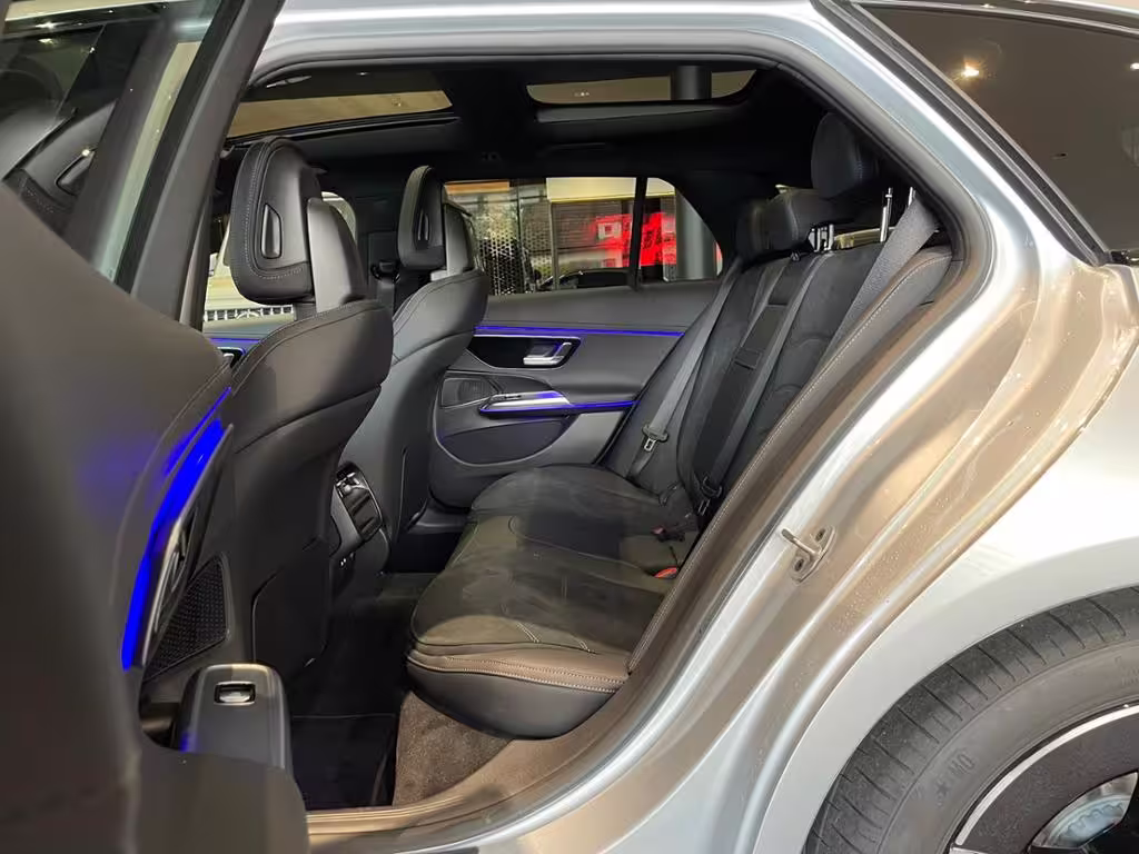 Mercedes-Benz E 200 T AMG+PANO+STDHZG+AHK+DIGI L+KEYL+DISTR+ E 200 - Bild 3