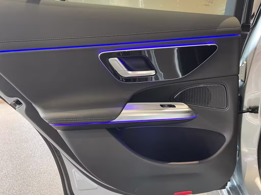 Mercedes-Benz E 200 T AMG+PANO+STDHZG+AHK+DIGI L+KEYL+DISTR+ E 200 - Bild 4