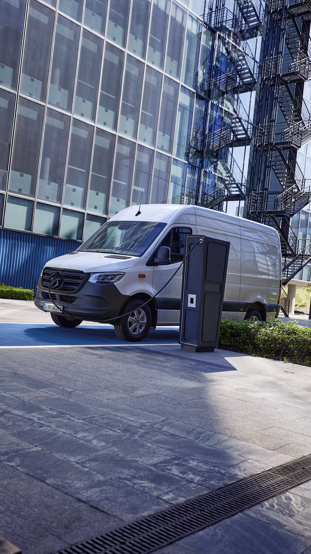 eSprinter lädt in der Stadt
