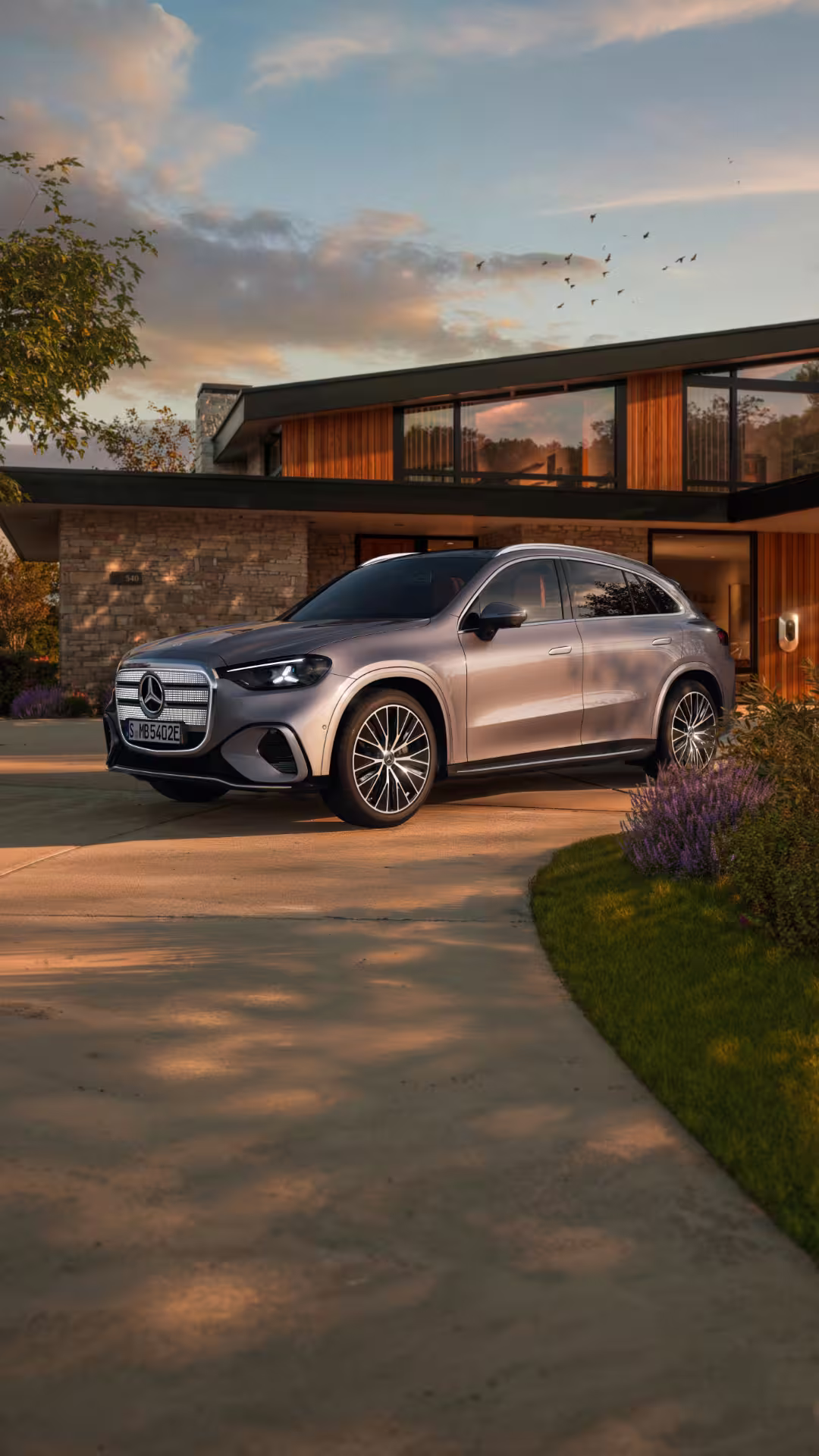 Mercedes-Benz GLC vor Haus